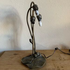 Vintage Lilly Pad Curved Arched Neck Metal  Accent Lamp Table Reading Light 17”